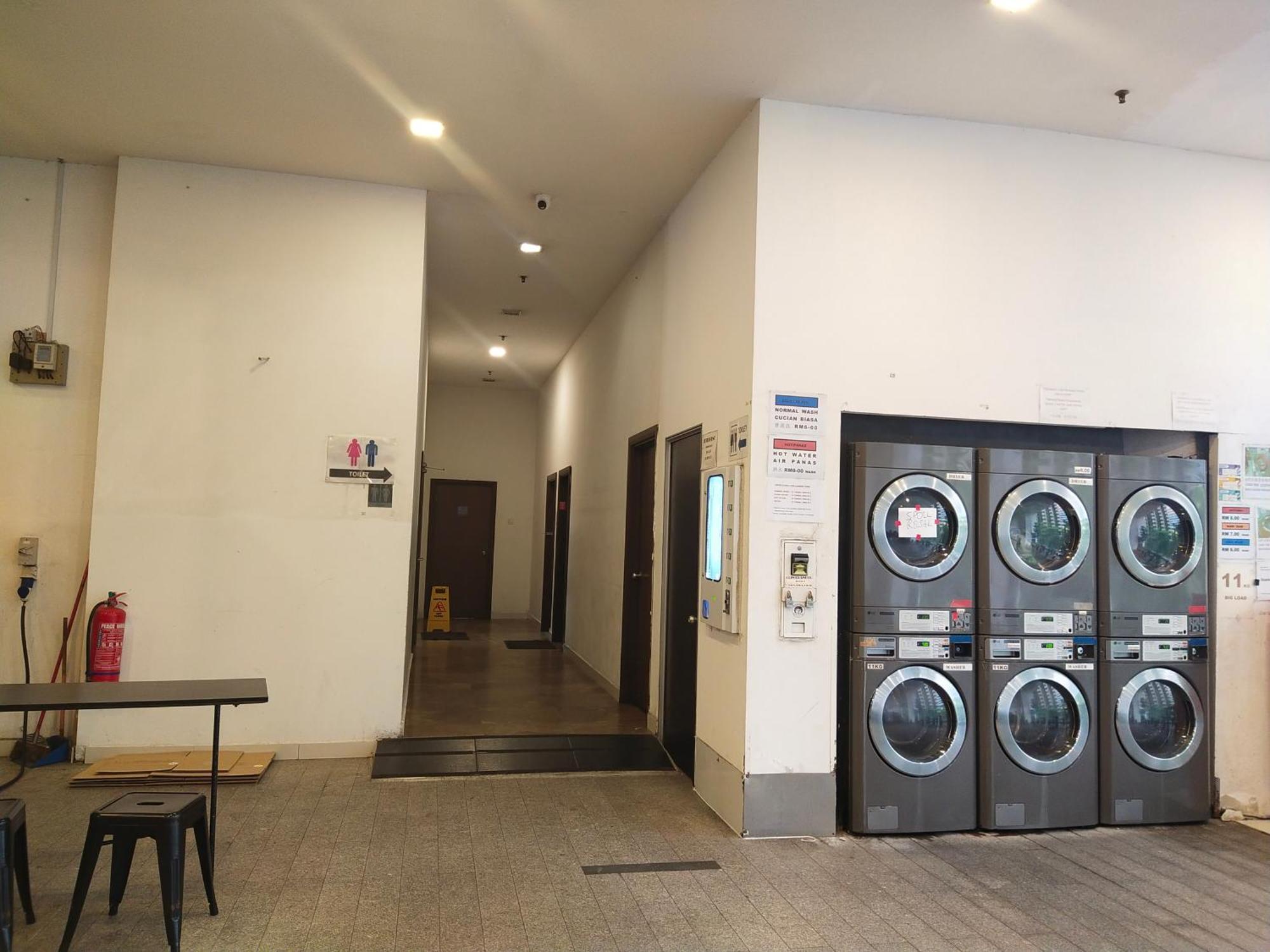 Regalia Exclusive Hostel 쿠알라룸푸르 외부 사진