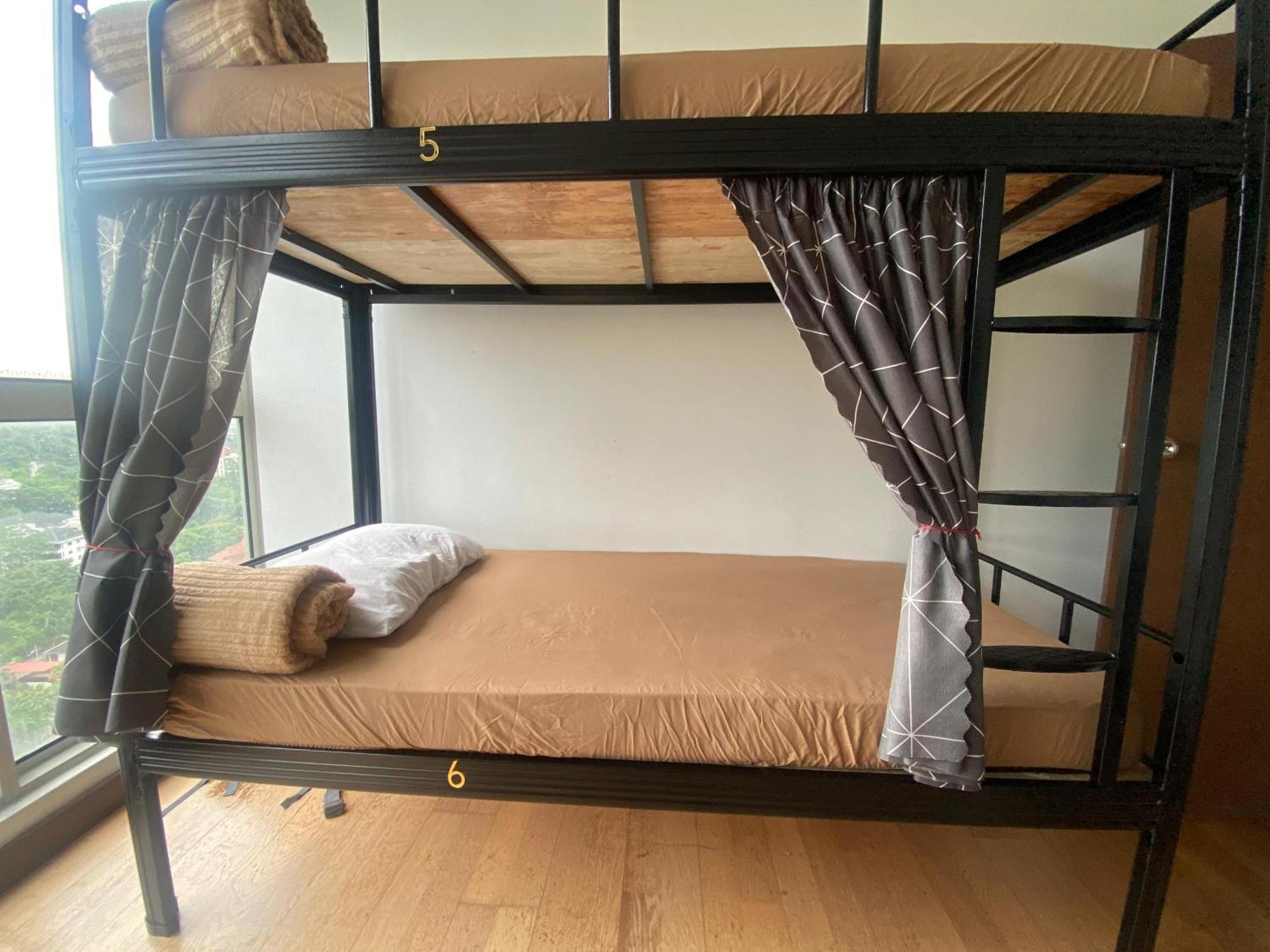 Regalia Exclusive Hostel 쿠알라룸푸르 외부 사진